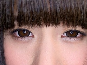 素人娘の全裸図鑑3 今時の女の子13名が恥らいながら脱衣していく様子をじっくり撮影した、変態紳士のためのヘアヌードコレクション　サンプル画像09